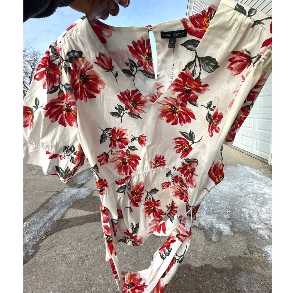 Lane Bryant Women's Floral V-Neck Blouse With Belt Size 22 - Picture 8 of 9